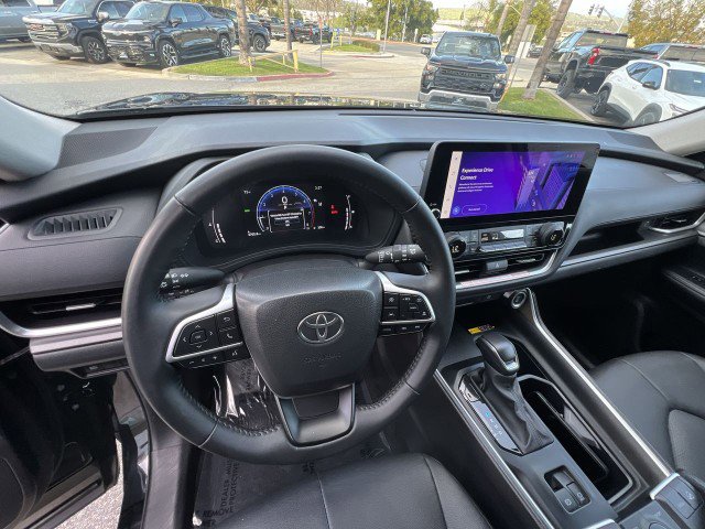 Used 2025 Toyota Grand Highlander AWD image 11
