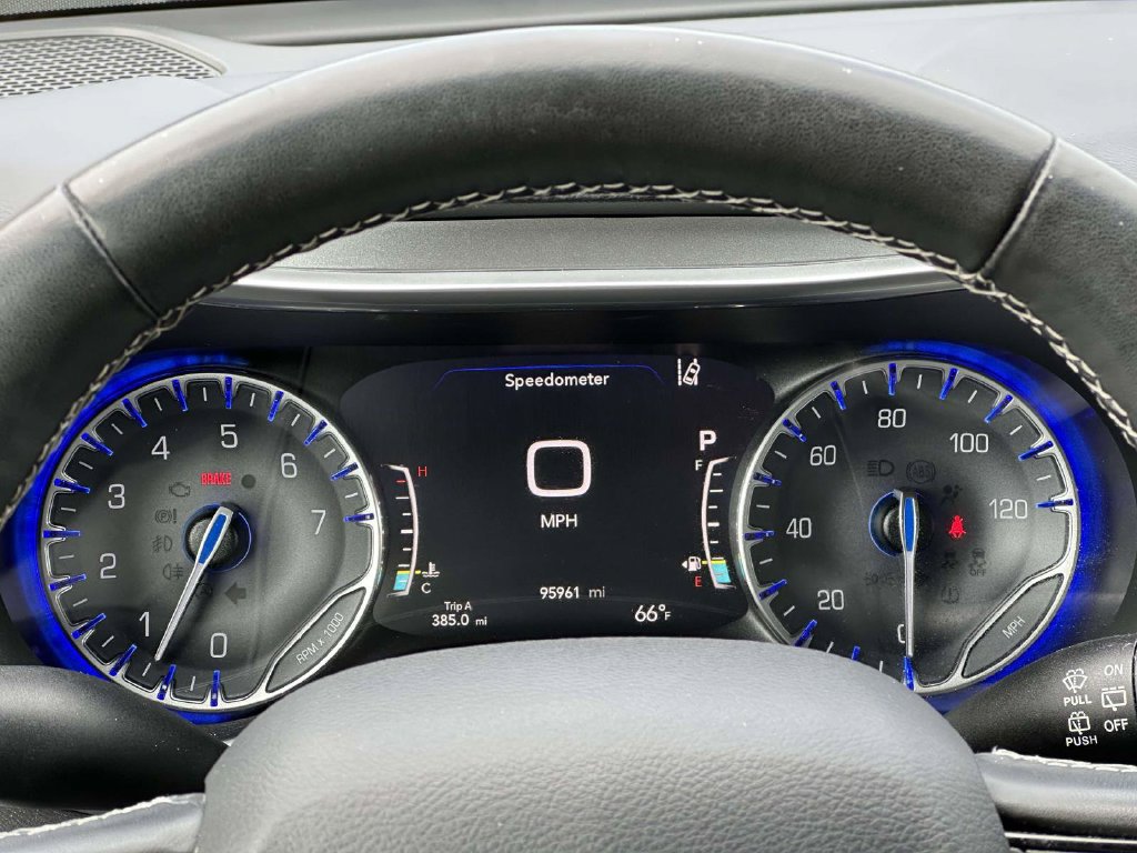 Used 2019 Chrysler Pacifica Touring-L w/ Advanced Safetytec Group FWD image 25
