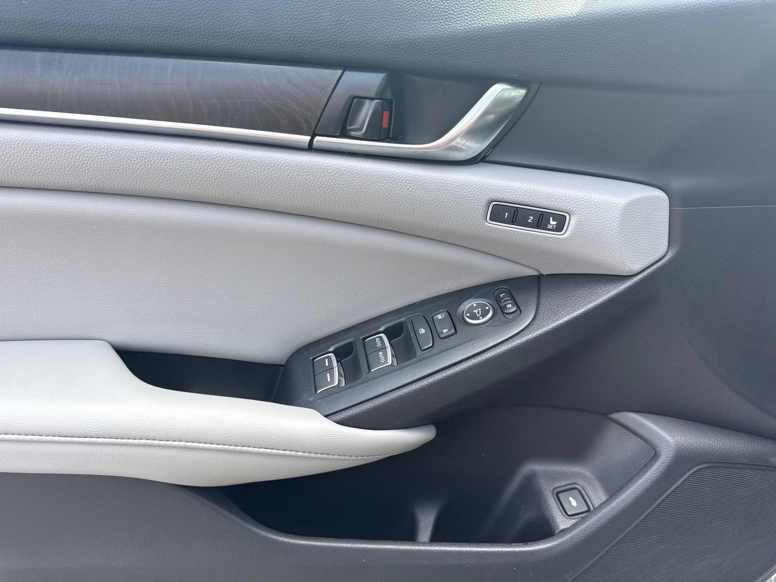 Used 2020 Honda Accord EX-L image 17