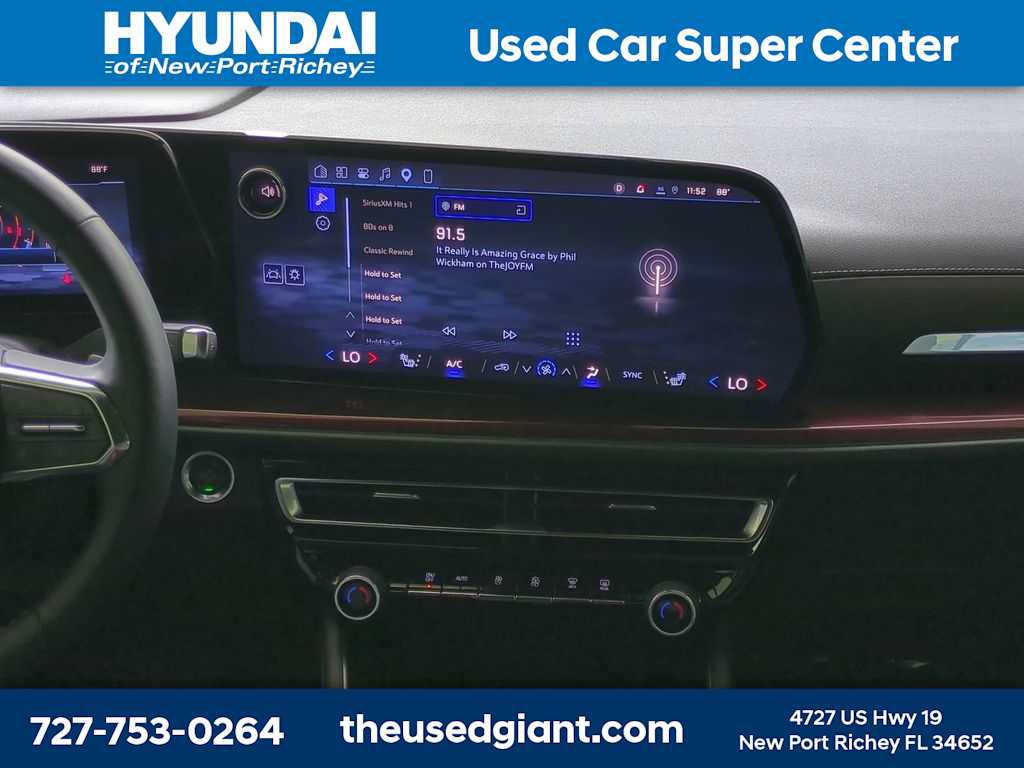 Used 2026 Chevrolet Traverse Z71 w/ LPO, Floor Liner Package AWD/4WD image 21