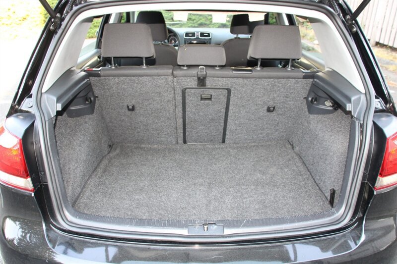 Used 2012 Volkswagen Golf 4-Door FWD image 15