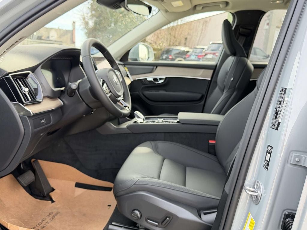New 2026 Volvo XC90 B6 Plus w/ Protection Package Premier AWD/4WD image 15
