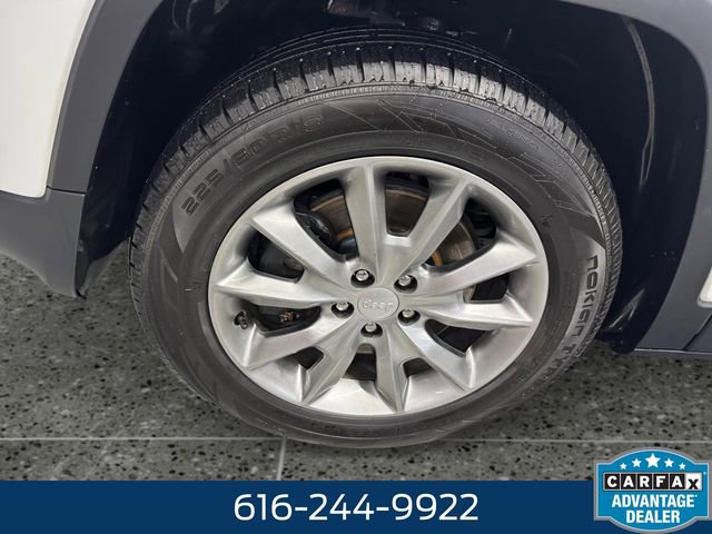 Used 2018 Jeep Cherokee Limited image 24