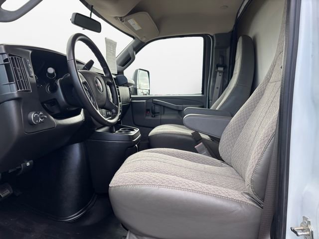 Used 2023 GMC Savana 3500 Work Van w/ Power Convenience Package image 8