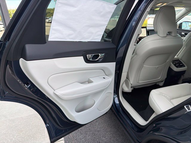 New 2027 Volvo XC60 B5 Ultra AWD/4WD image 10