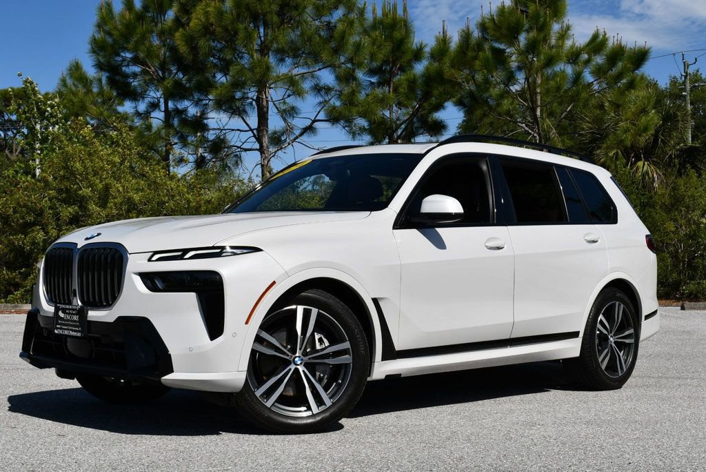 Used 2024 BMW X7 xDrive40i w/ M Sport Package image 25
