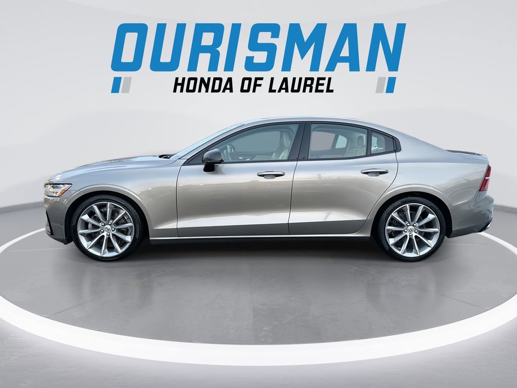 Used 2021 Volvo S60 T5 Momentum w/ Premium Package image 4