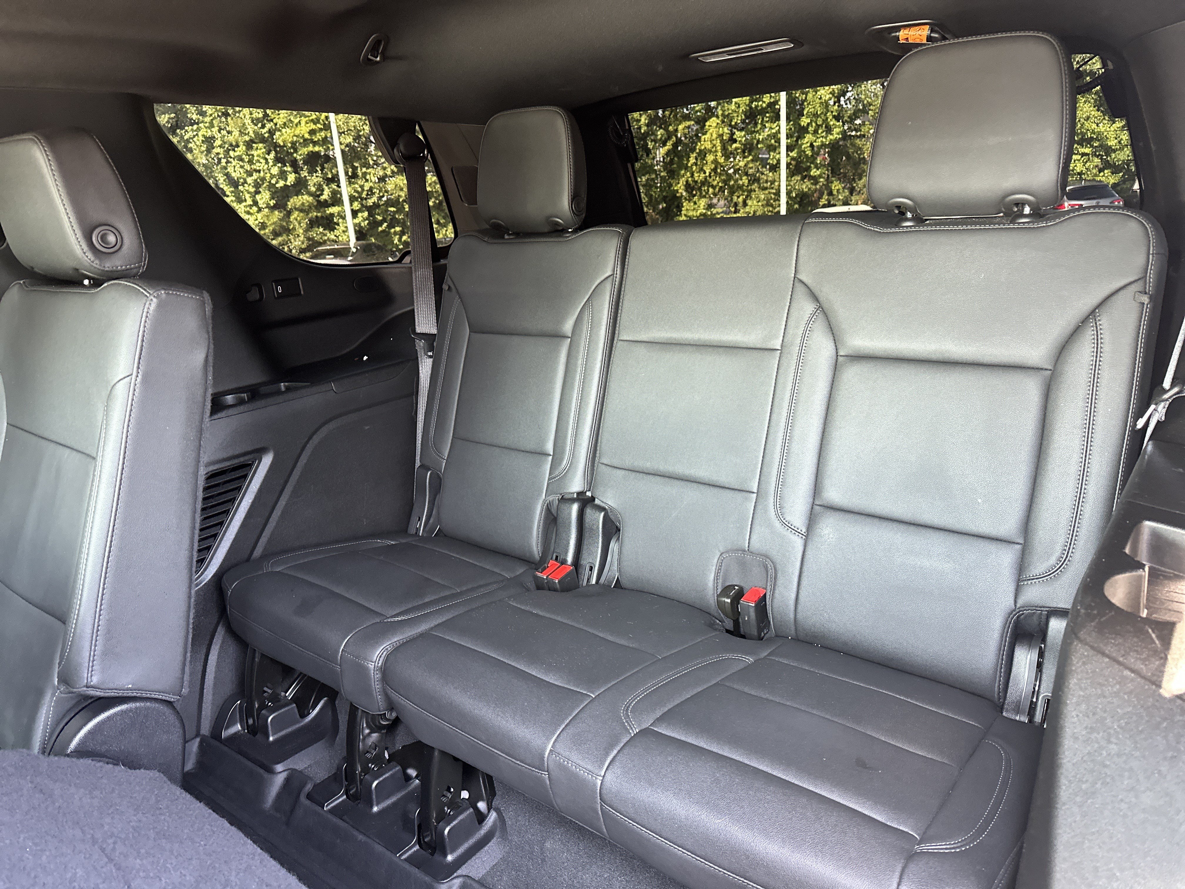 Used 2024 Chevrolet Tahoe Z71 w/ Luxury Package AWD/4WD image 33