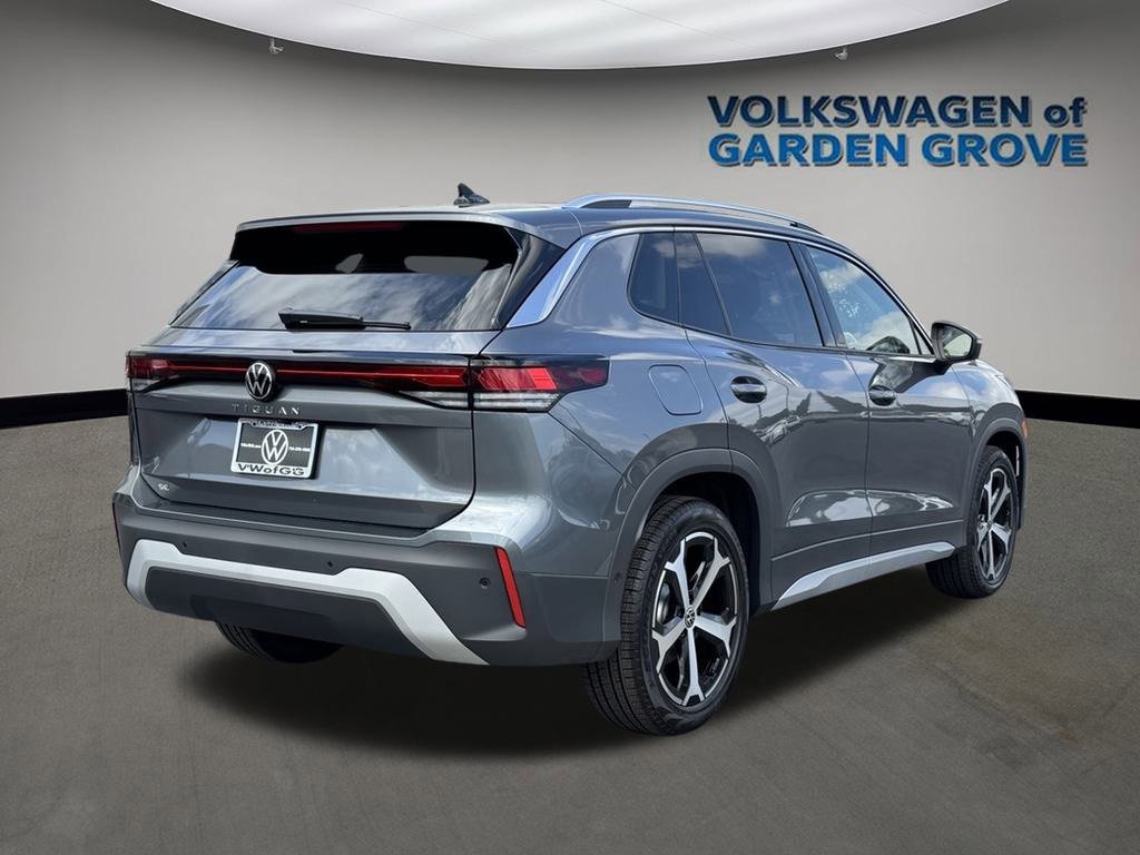 New 2025 Volkswagen Tiguan SE image 7