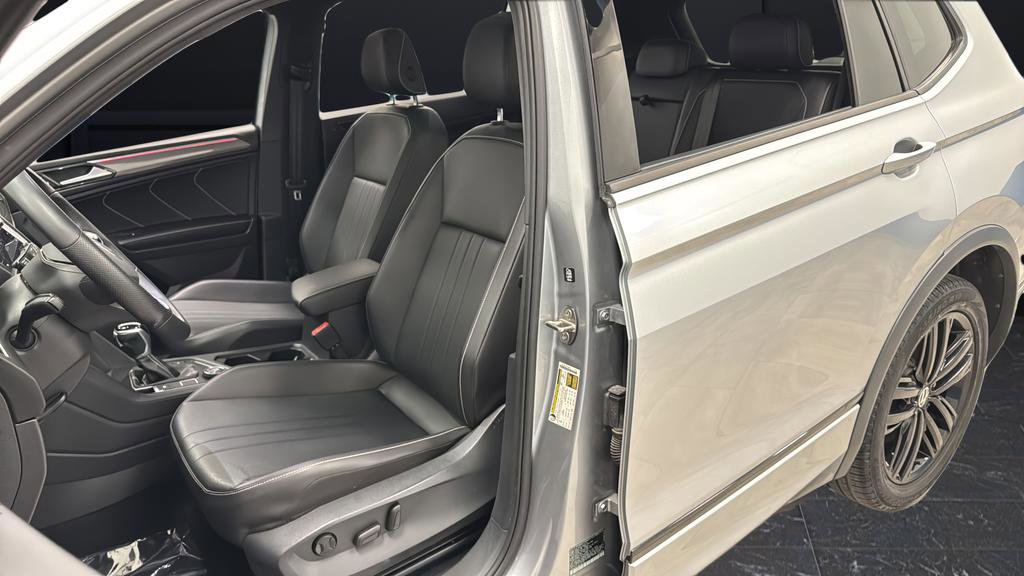 Used 2022 Volkswagen Tiguan SE R-Line image 9
