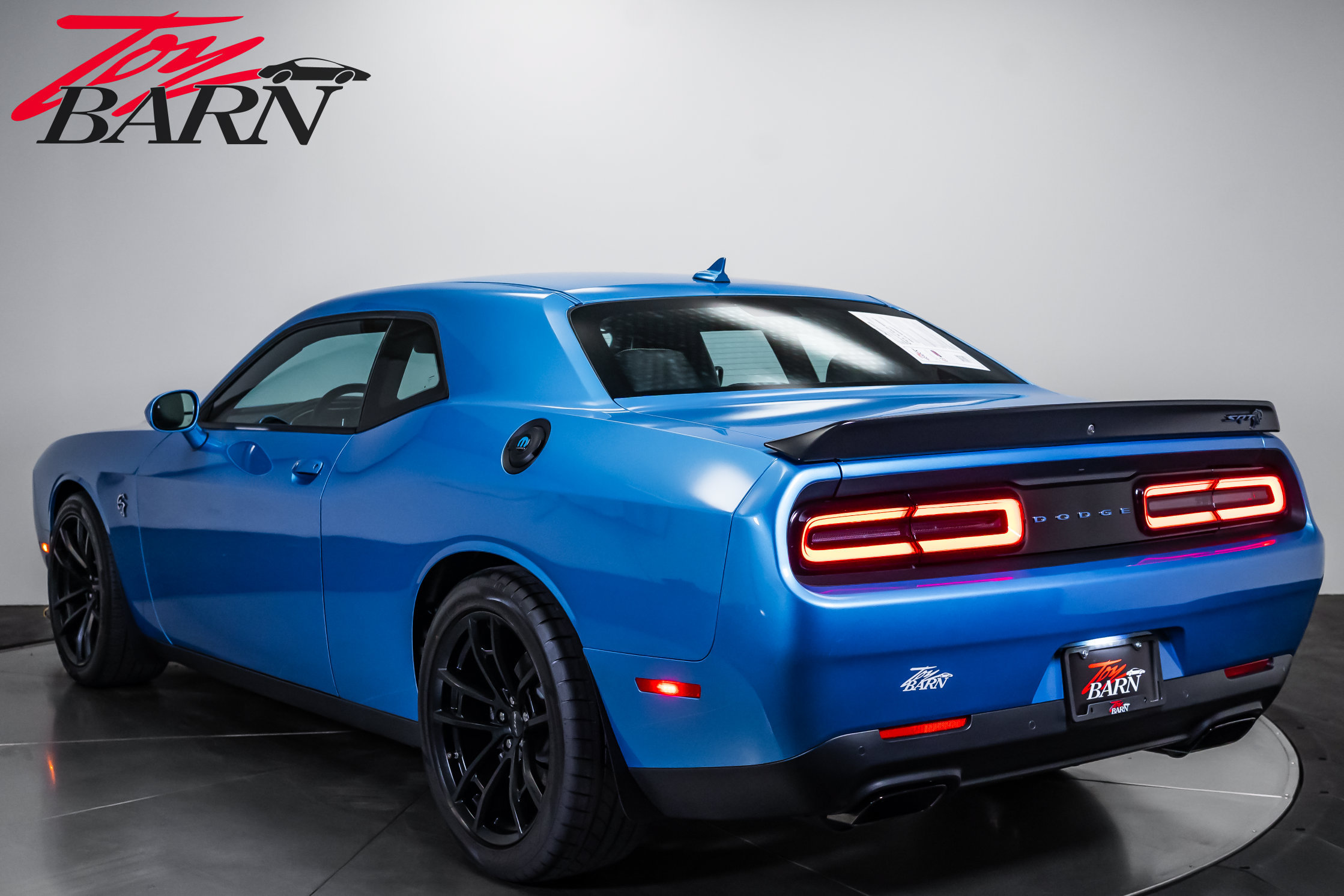 Used 2023 Dodge Challenger SRT Hellcat RWD image 3