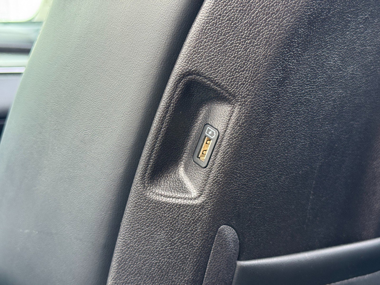 Used 2022 Kia Sorento S w/ Panoramic Sunroof Package FWD image 32
