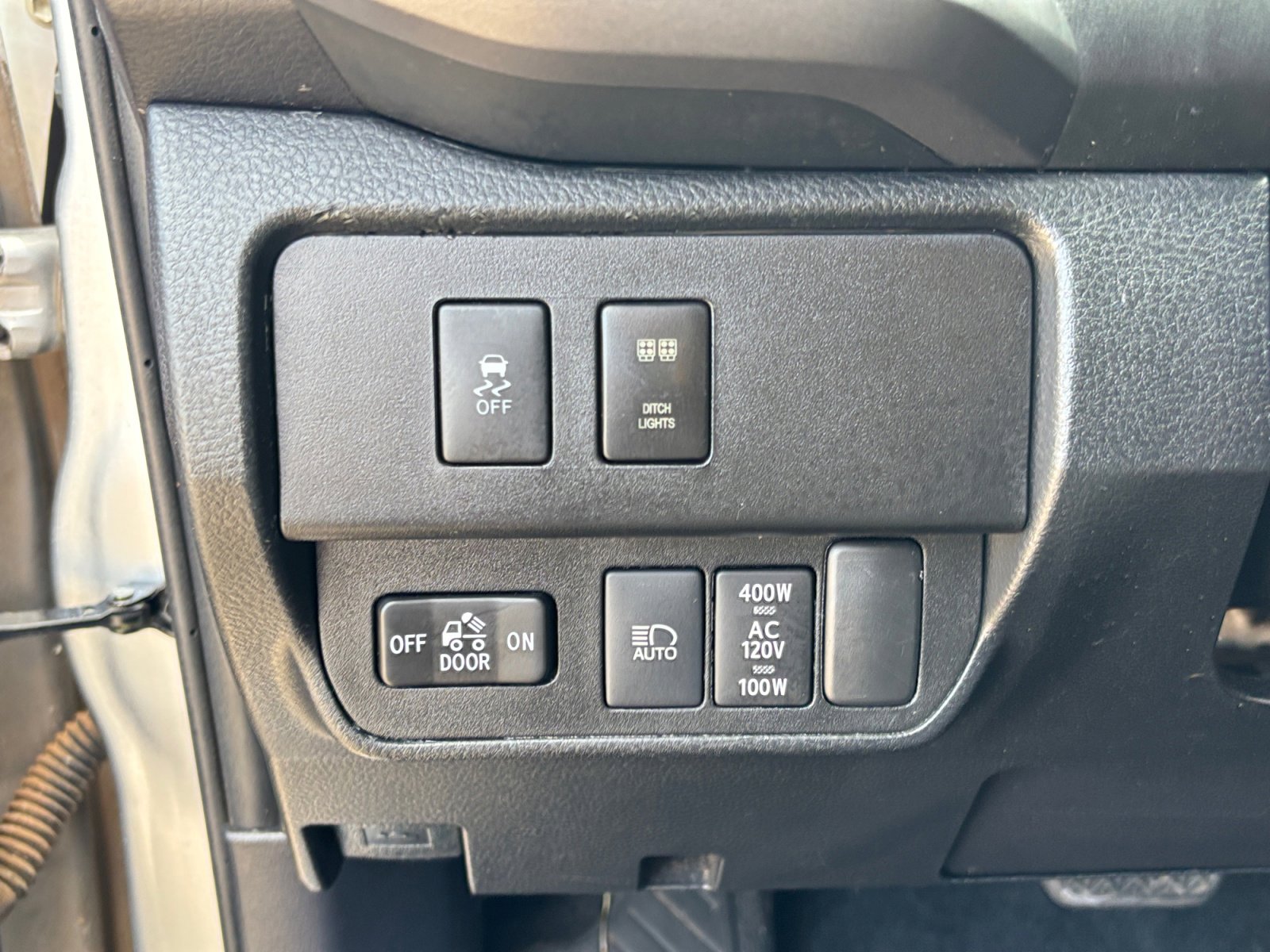 Used 2020 Toyota Tacoma TRD Off-Road w/ Technology Package image 13