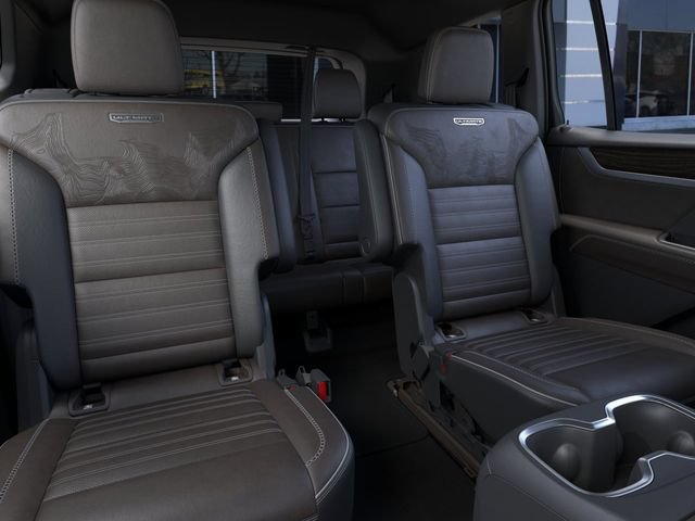 New 2026 GMC Acadia Denali Ultimate w/ LPO, Floor Liner Package AWD/4WD image 17