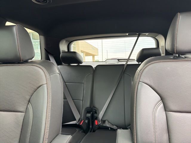 Used 2023 Chevrolet Traverse High Country AWD/4WD image 17
