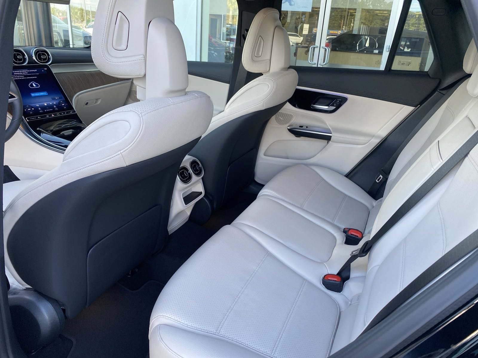 New 2024 Mercedes-Benz GLC 300 4MATIC image 9