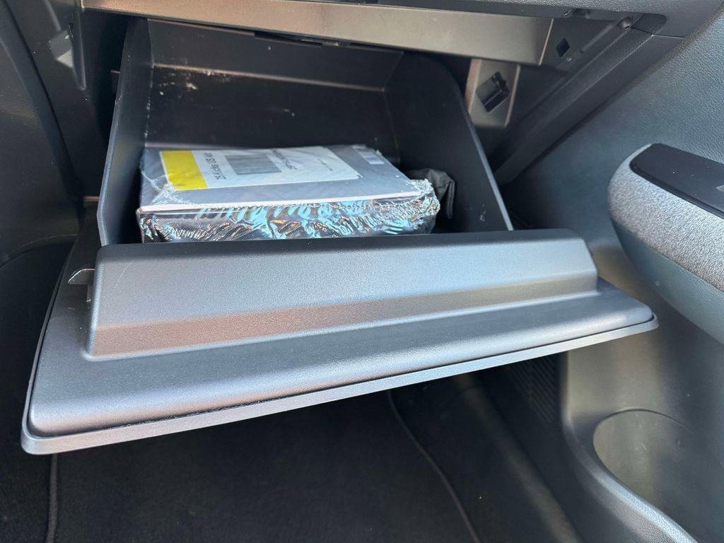 Used 2025 Nissan Kicks SV image 31