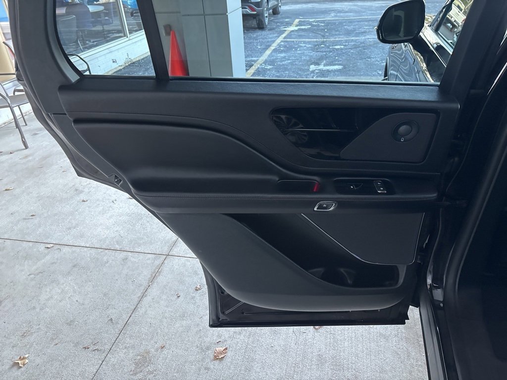 Used 2024 Lincoln Aviator Reserve image 18