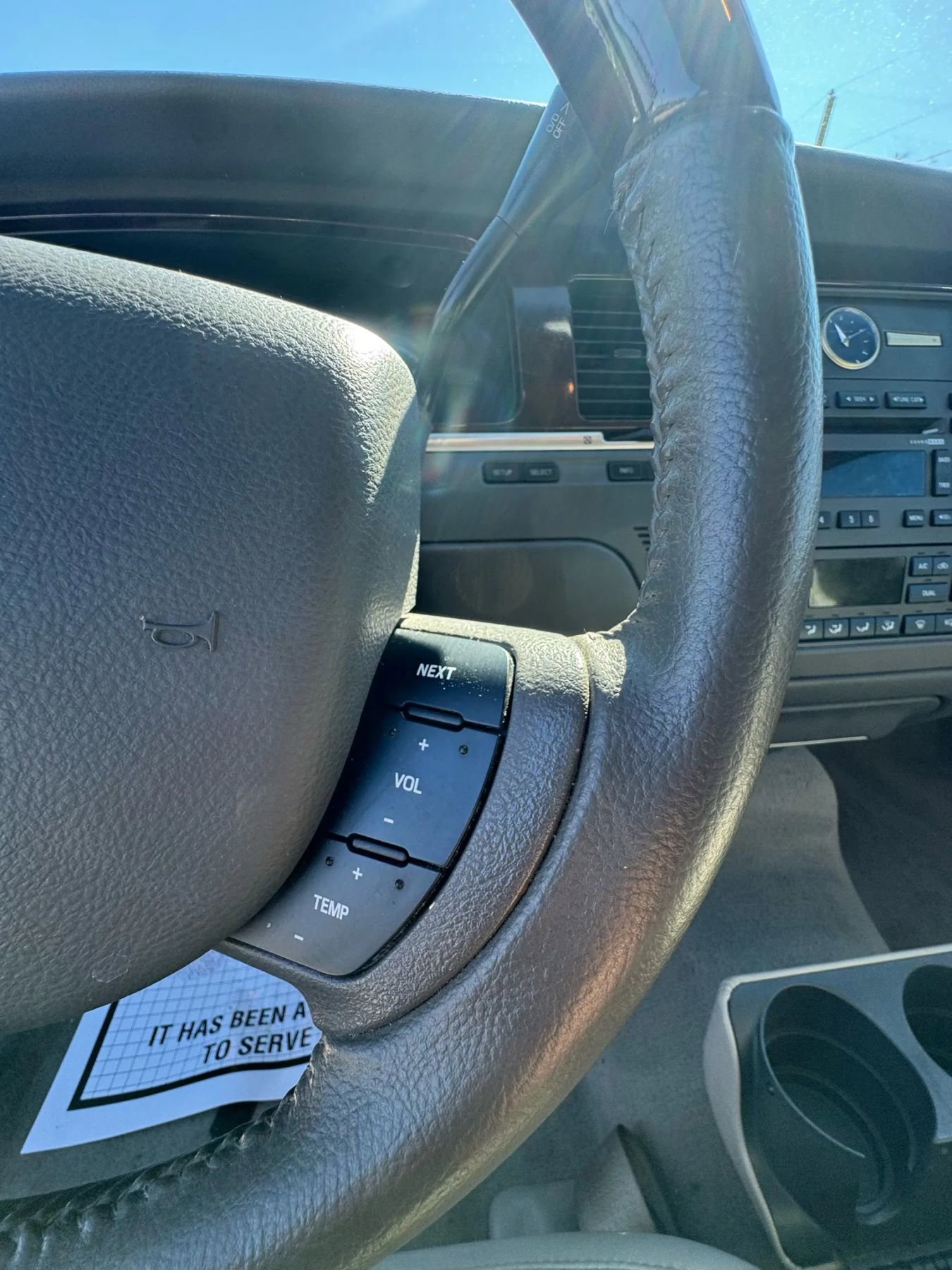 Used 2009 Lincoln Town Car Signature Limited image 14