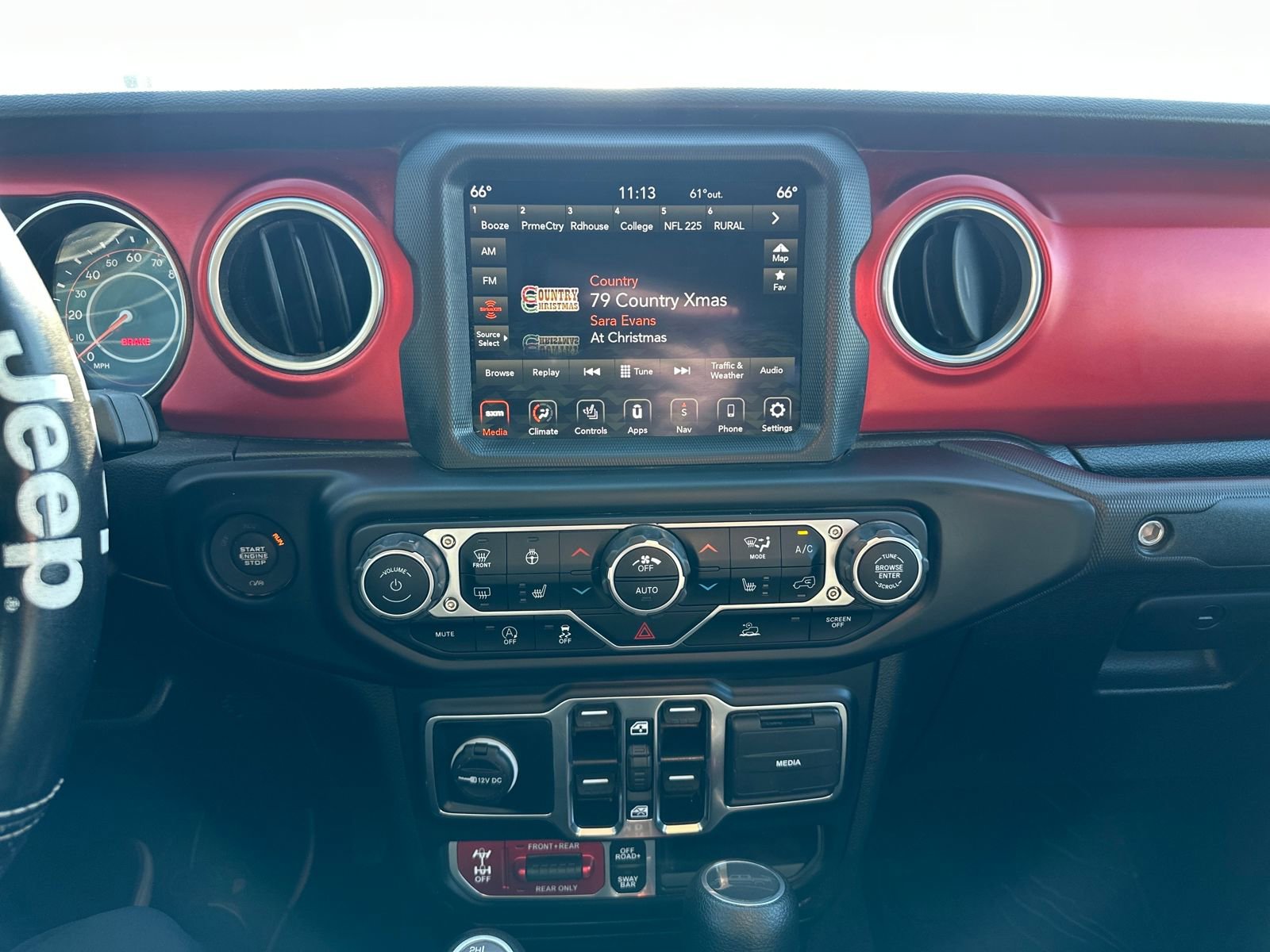 Used 2023 Jeep Gladiator Rubicon w/ Cold Weather Group image 19