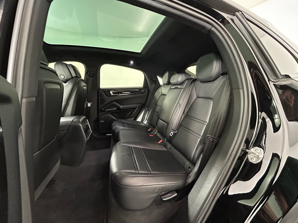 Certified 2020 Porsche Cayenne AWD/4WD image 27