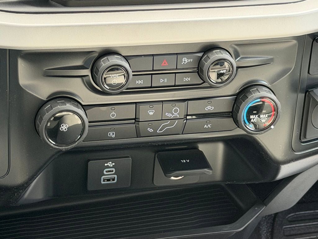 New 2026 Ford F550 4x4 Crew Cab image 26