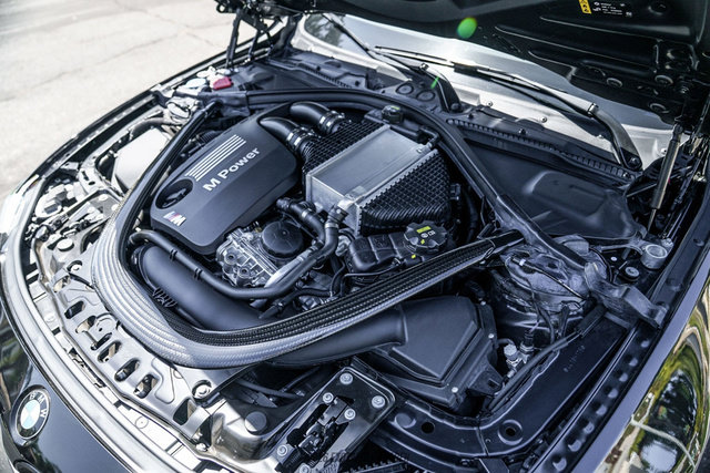 Used 2020 BMW M4 Convertible w/ Competition Package RWD image 26