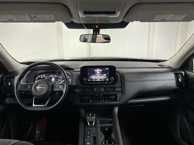Used 2024 Nissan Pathfinder S FWD image 19