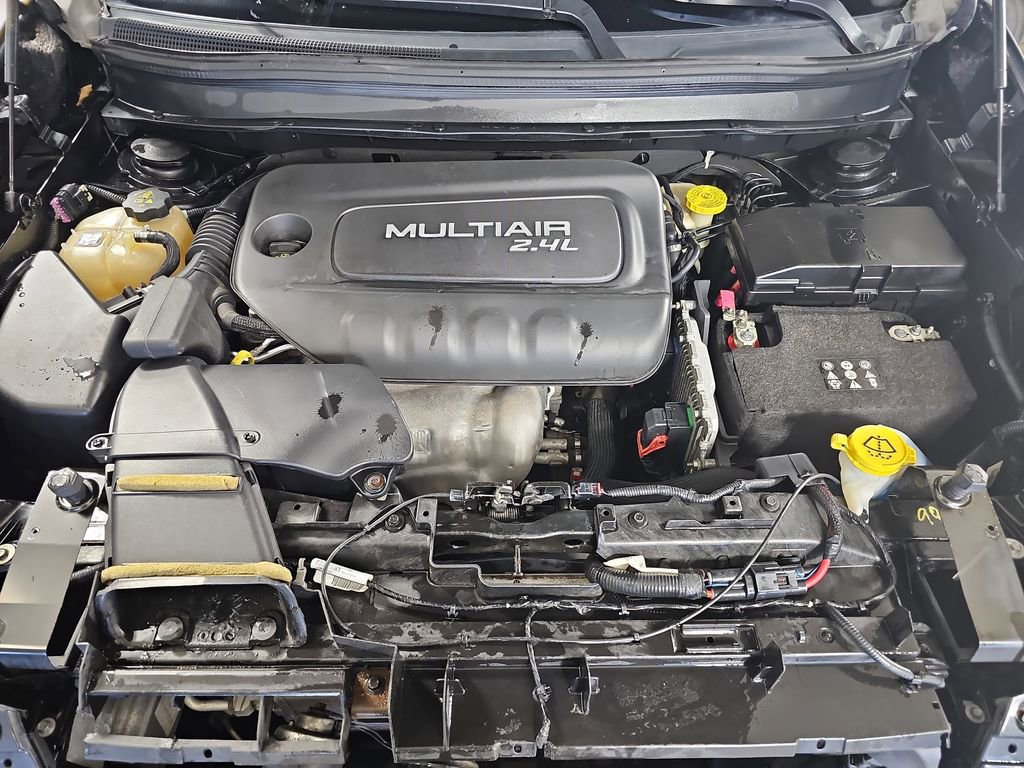 Used 2016 Jeep Cherokee Limited AWD/4WD image 36