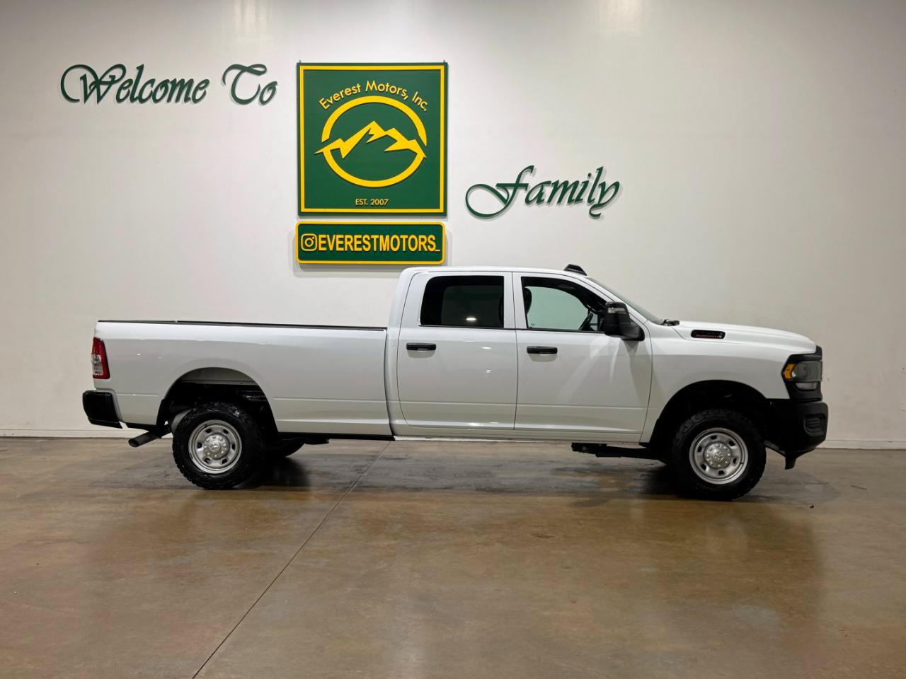 Used 2023 RAM 2500 Tradesman AWD/4WD image 9