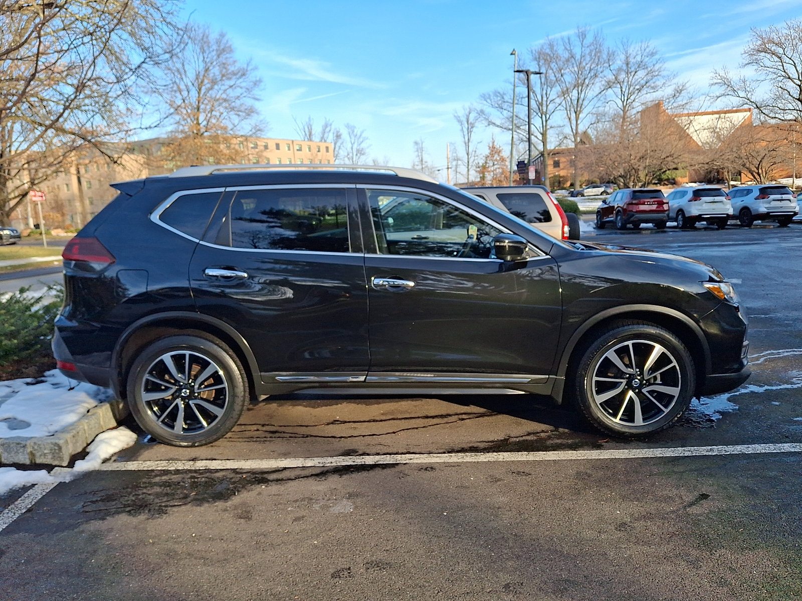 Certified 2019 Nissan Rogue SL w/ Premium Package image 8