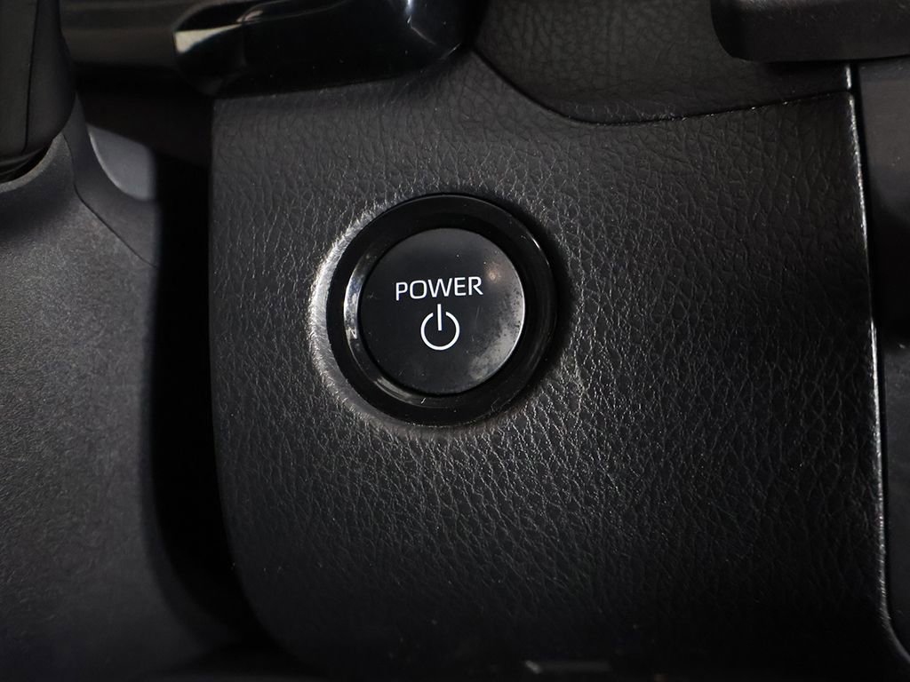 Used 2025 Toyota Camry LE FWD image 32