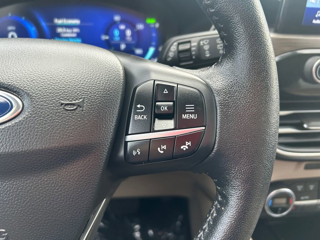 Used 2020 Ford Escape Titanium image 22