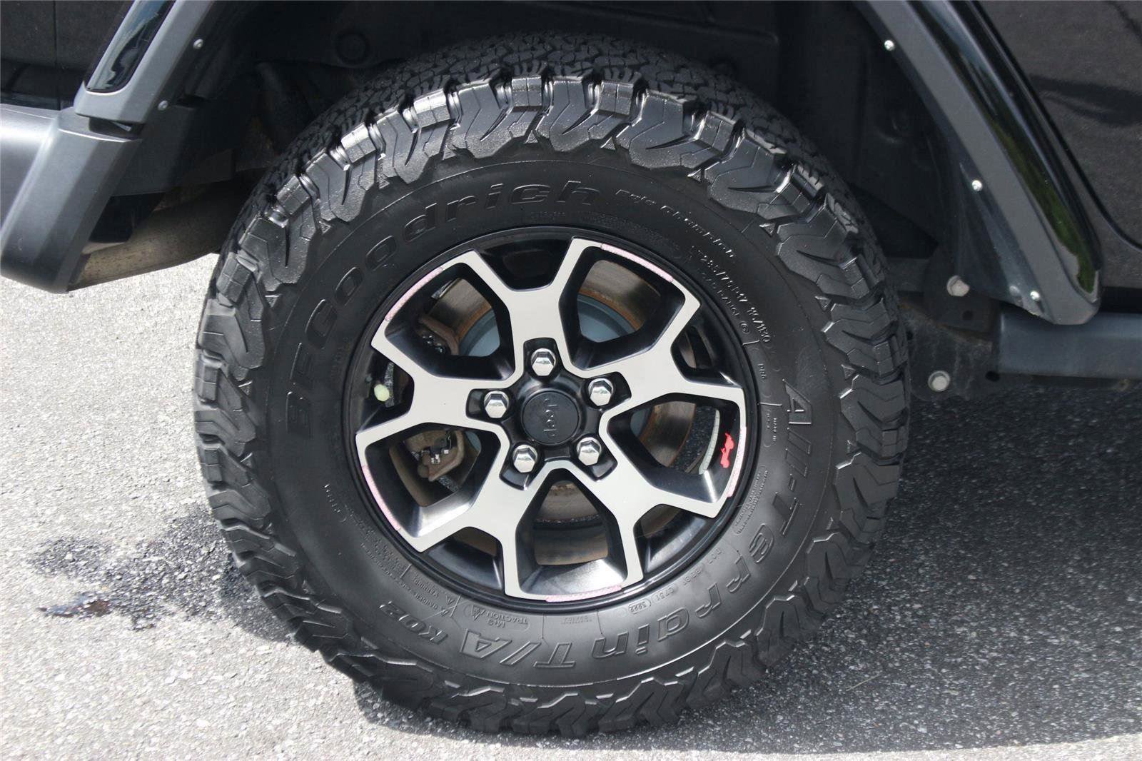 Used 2018 Jeep Wrangler Unlimited Rubicon w/ Cold Weather Group image 33