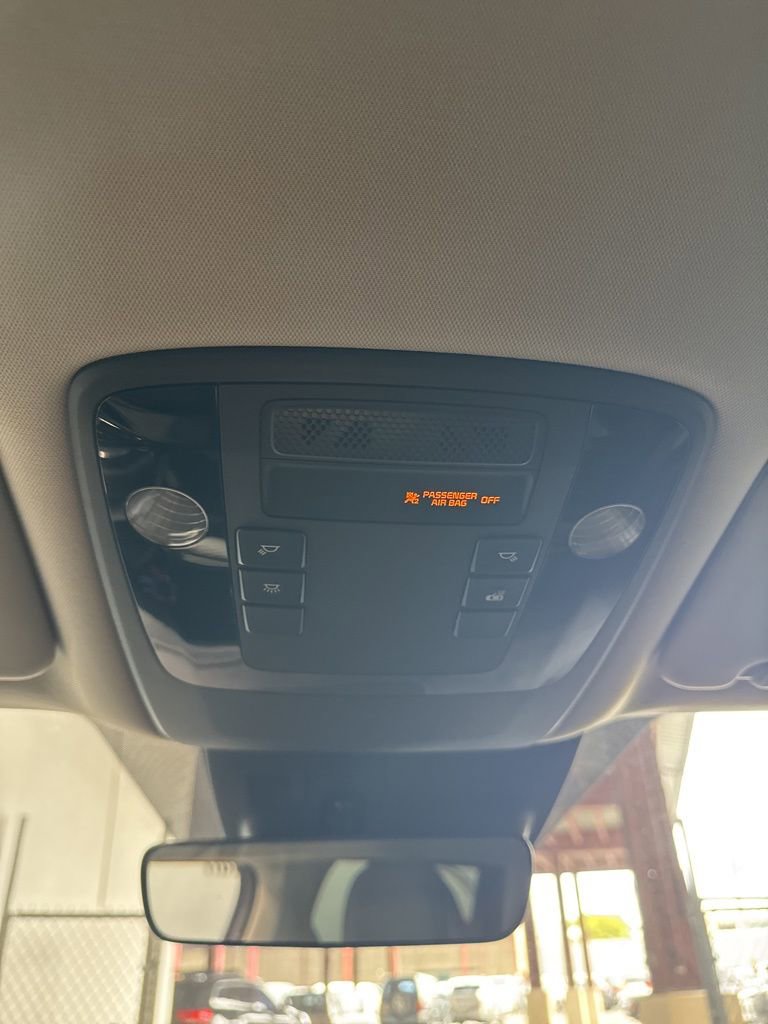 Used 2022 Kia Carnival LX image 40