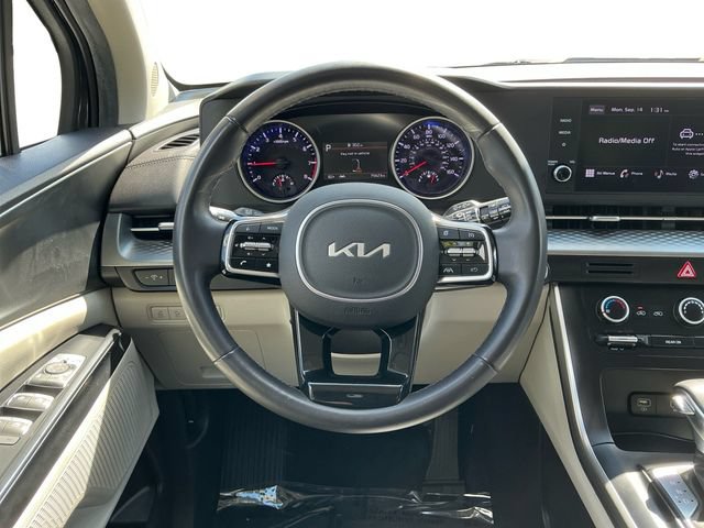 Used 2024 Kia Carnival LX FWD image 13