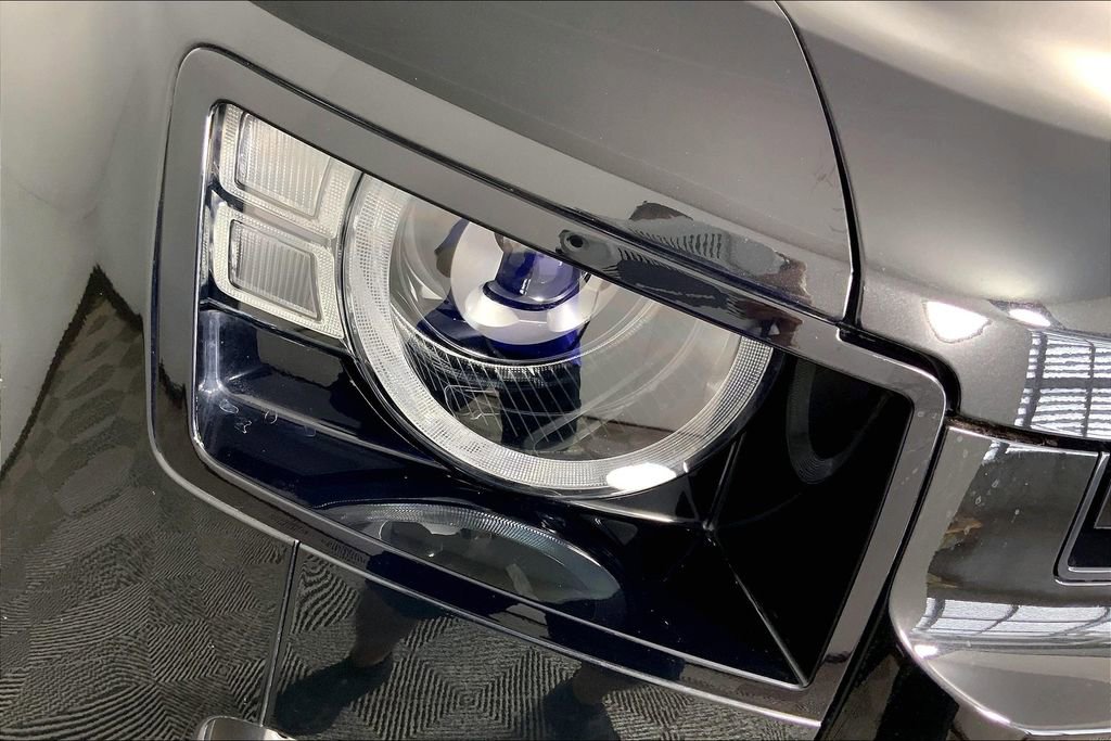 Used 2022 Land Rover Defender 110 SE image 27