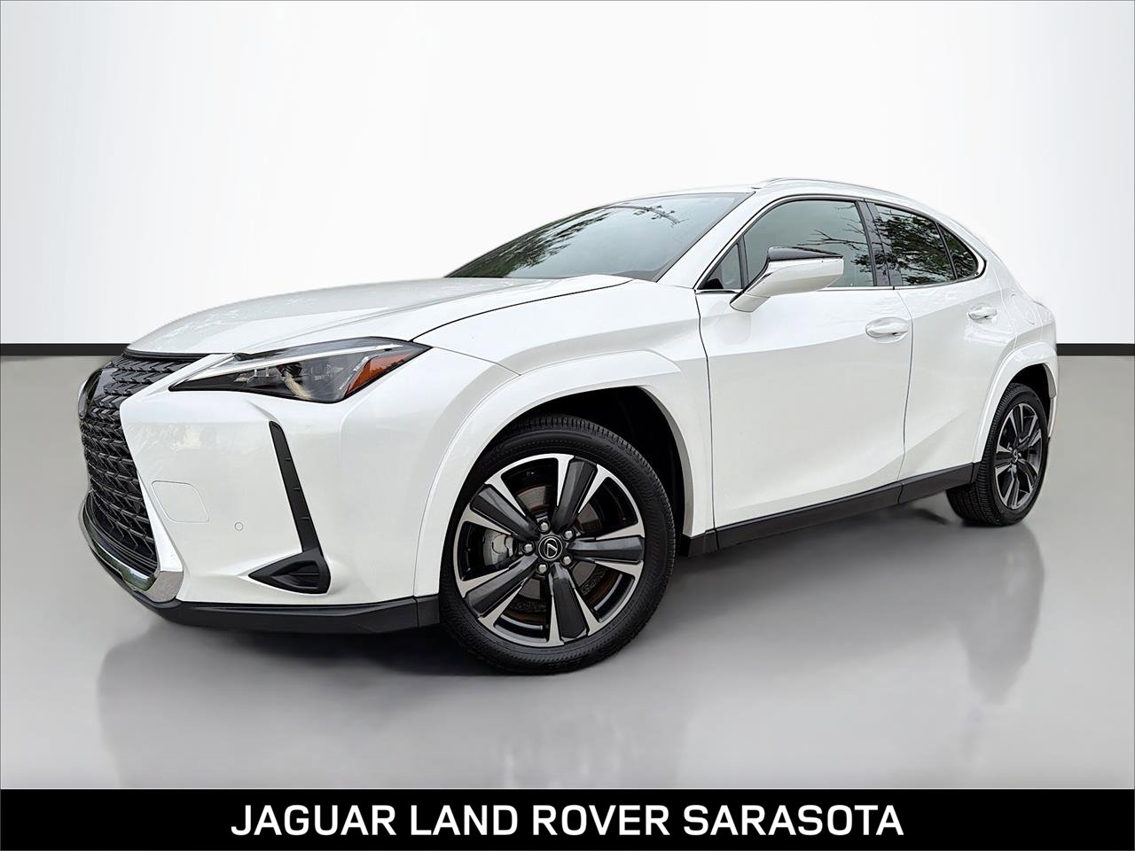 Used 2025 Lexus UX 300h FWD image 1