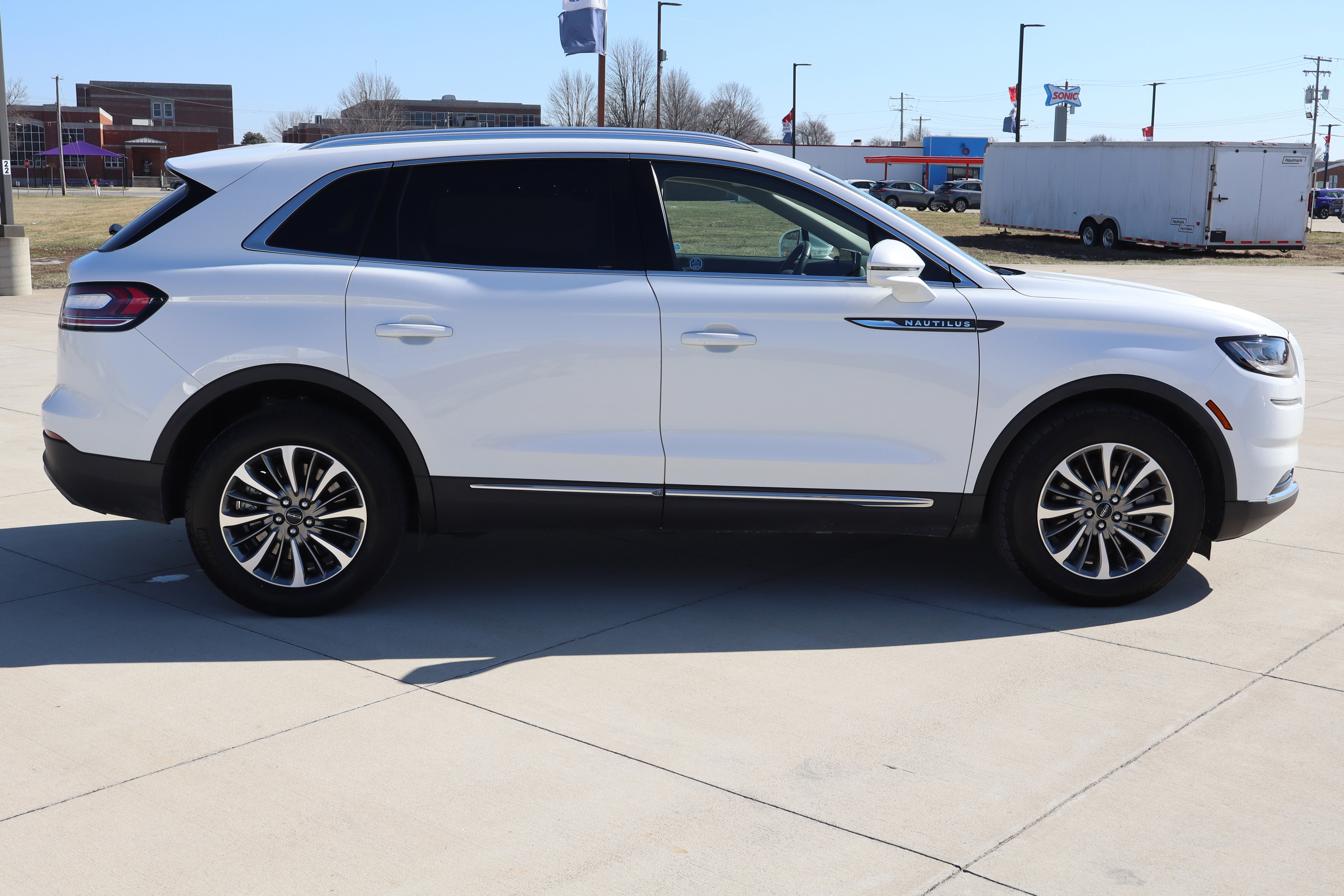 Used 2023 Lincoln Nautilus AWD w/ Premium Package image 5