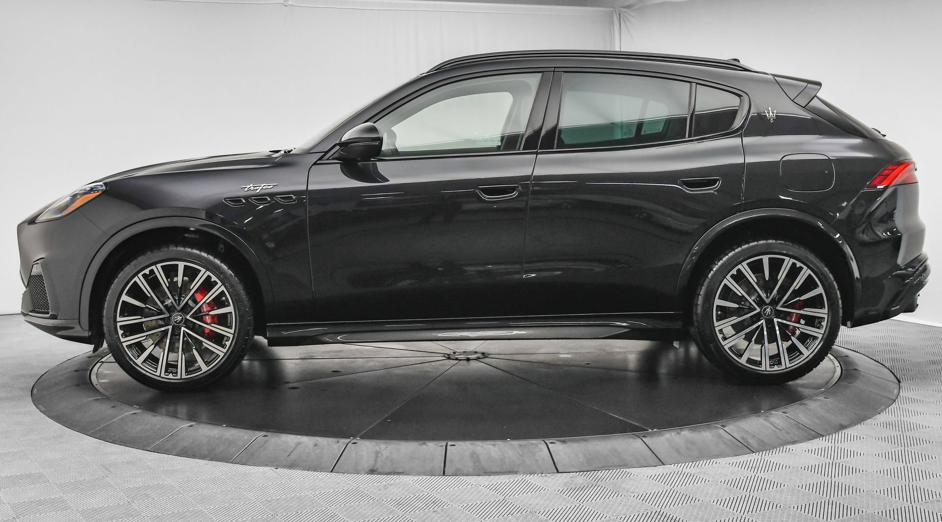 Used 2025 Maserati Grecale Modena AWD/4WD image 4