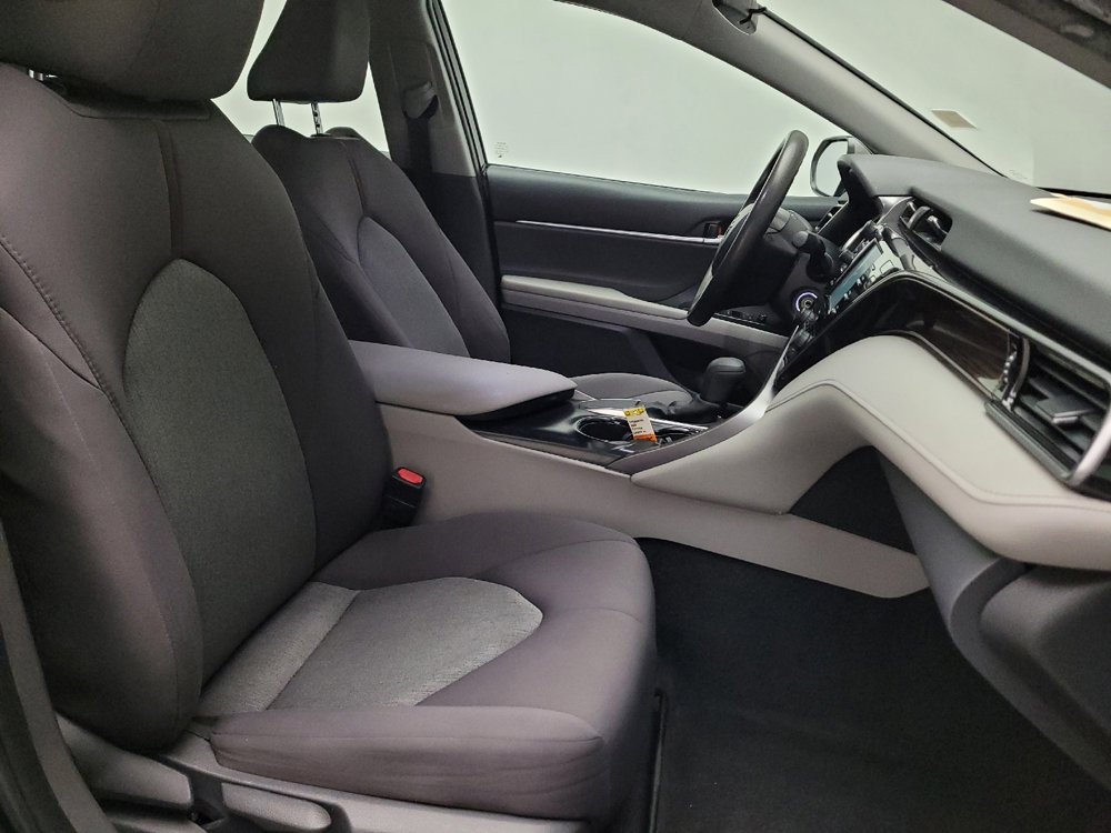 Used 2020 Toyota Camry LE image 21