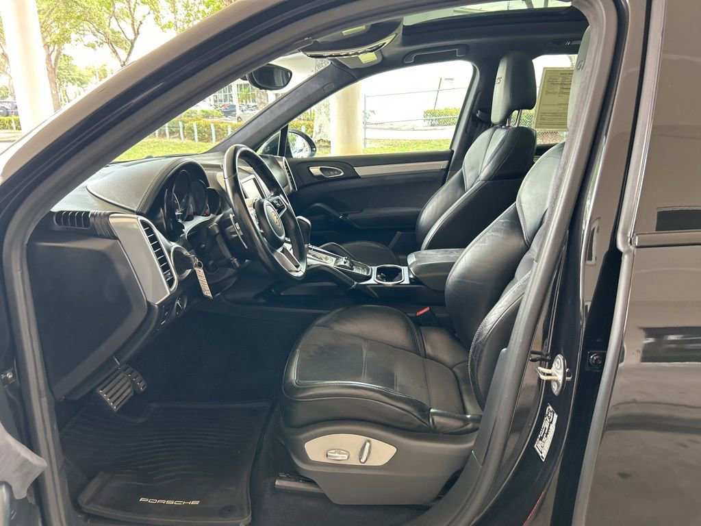 Used 2016 Porsche Cayenne GTS image 5