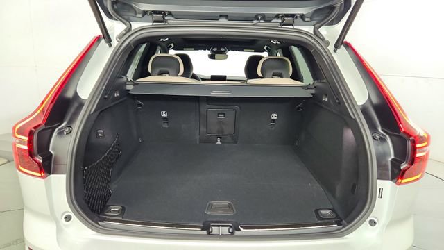 New 2026 Volvo XC60 T8 Plus w/ Climate Package PRO AWD/4WD image 41