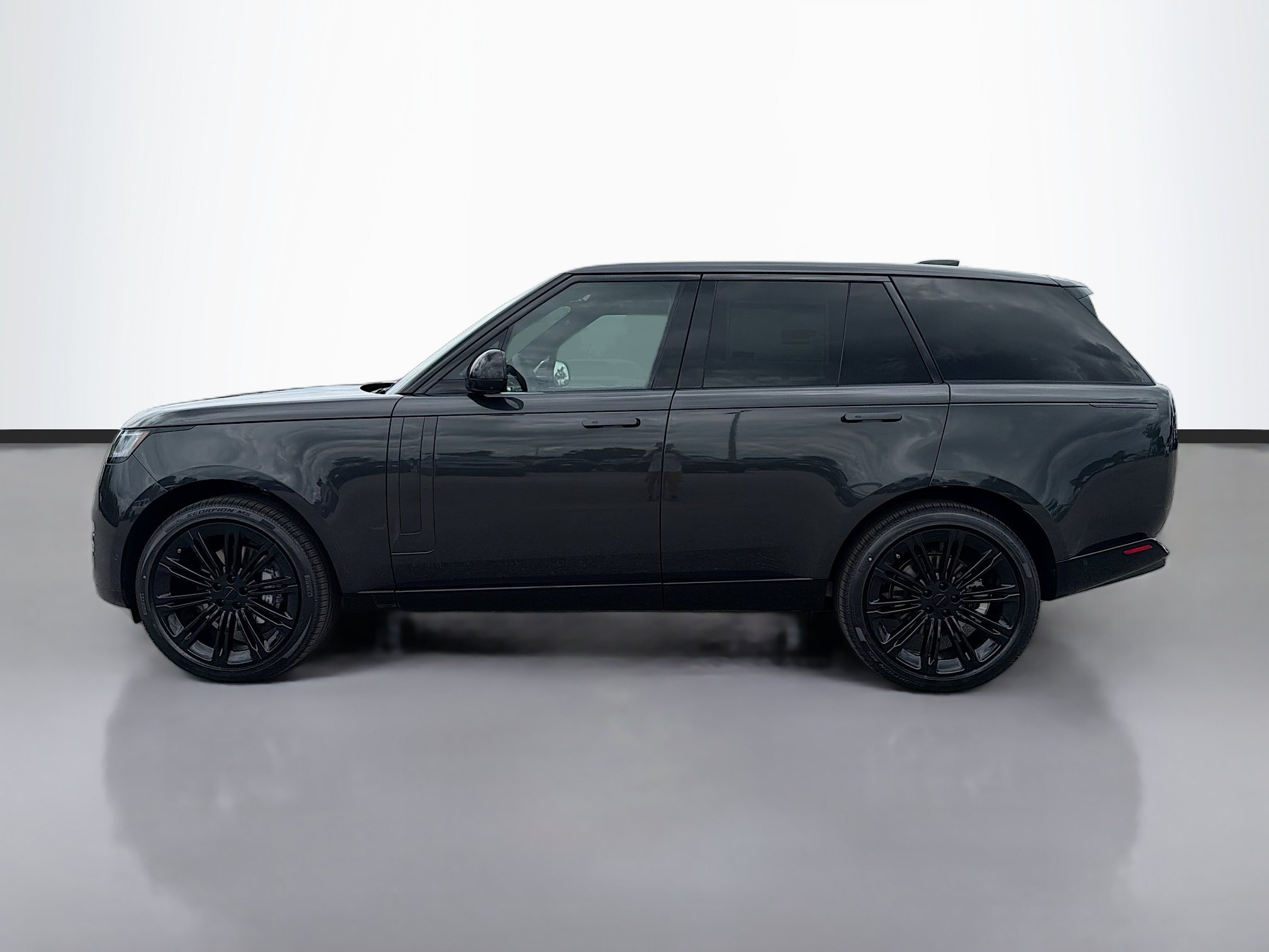 New 2026 Land Rover Range Rover SE AWD/4WD image 2