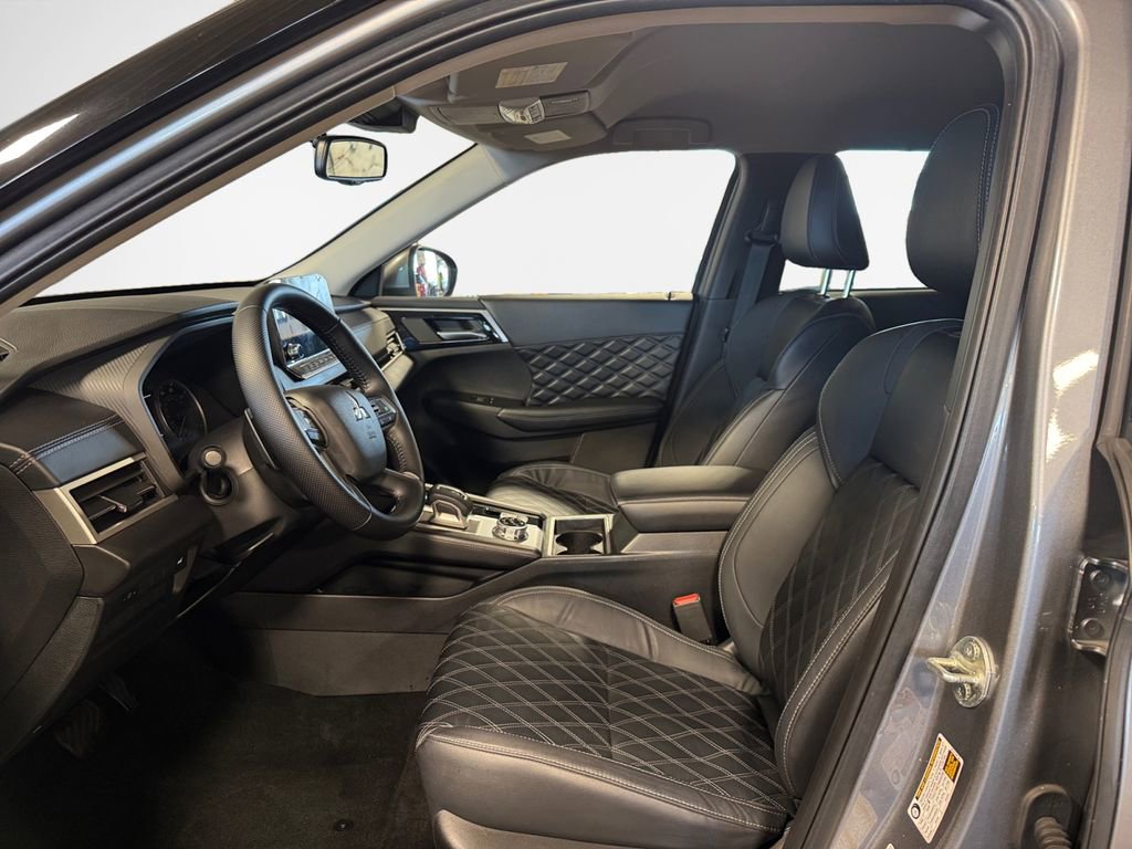 Used 2022 Mitsubishi Outlander SEL image 12