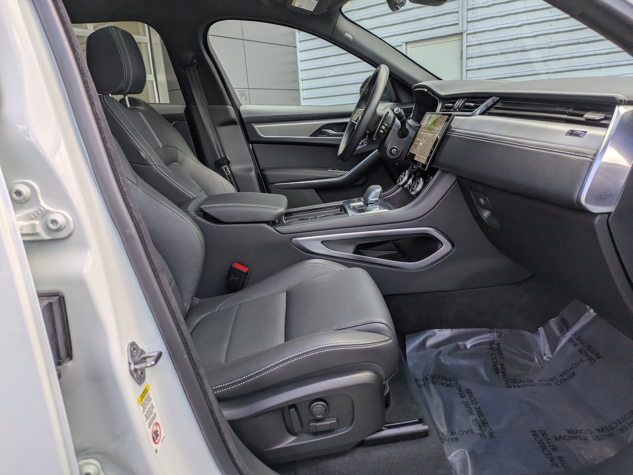 Used 2026 Jaguar F-PACE R-Dynamic S AWD/4WD image 33