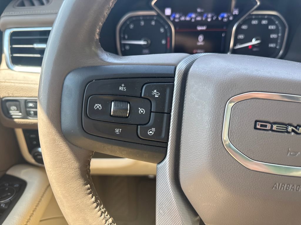 Used 2021 GMC Yukon XL Denali AWD/4WD image 31