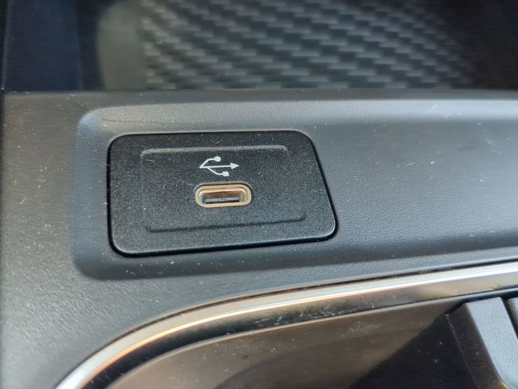 New 2024 Mercedes-Benz GLB 250 image 10