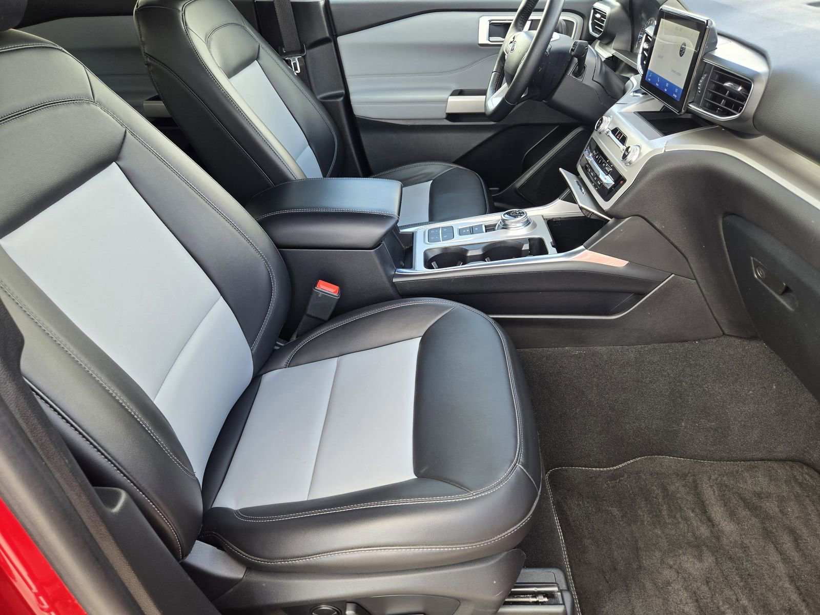 Certified 2024 Ford Explorer XLT w/ Equipment Group 202A image 14