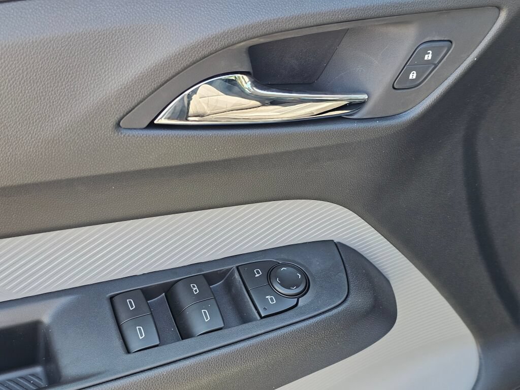 New 2027 Chevrolet Bolt LT w/ Comfort Package FWD image 30